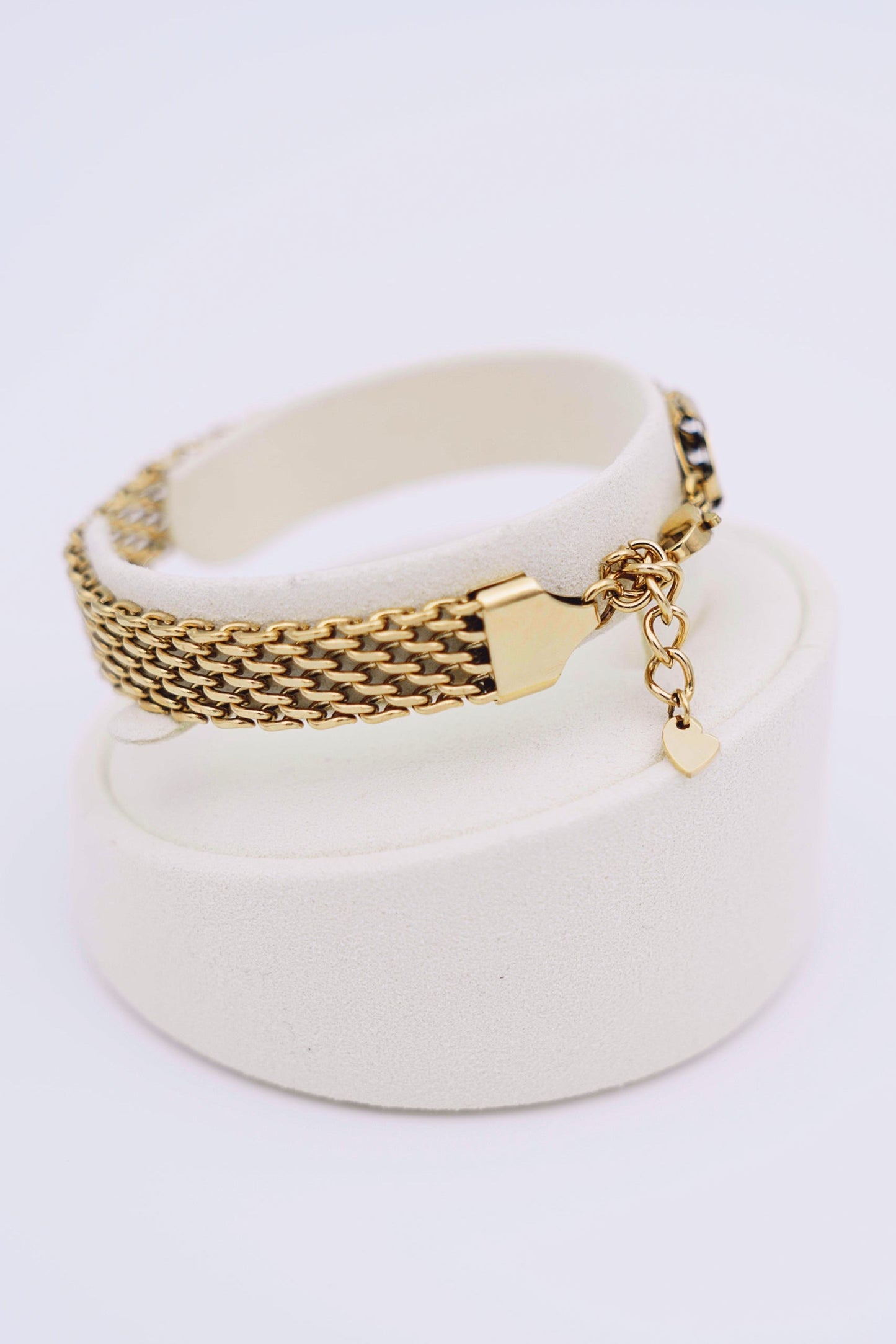 Gold-Tone Fine Link Bracelet – Elegant Minimalist Design