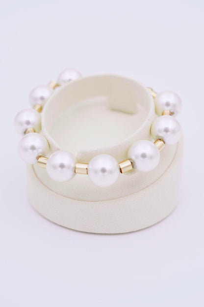 Gold-Tone Bracelet with Pearl Detail – Elegant & Lightweight Finish