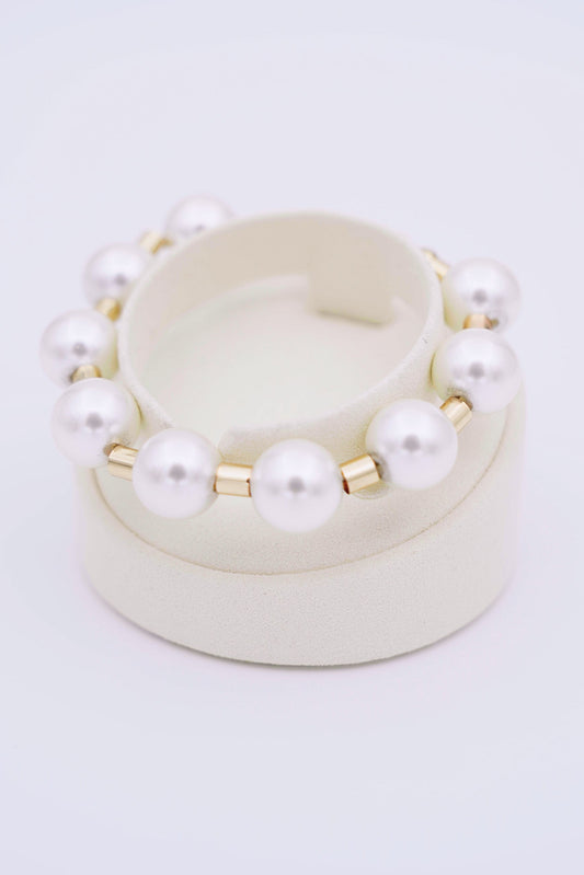 Gold-Tone Bracelet with Pearl Detail – Elegant & Lightweight Finish